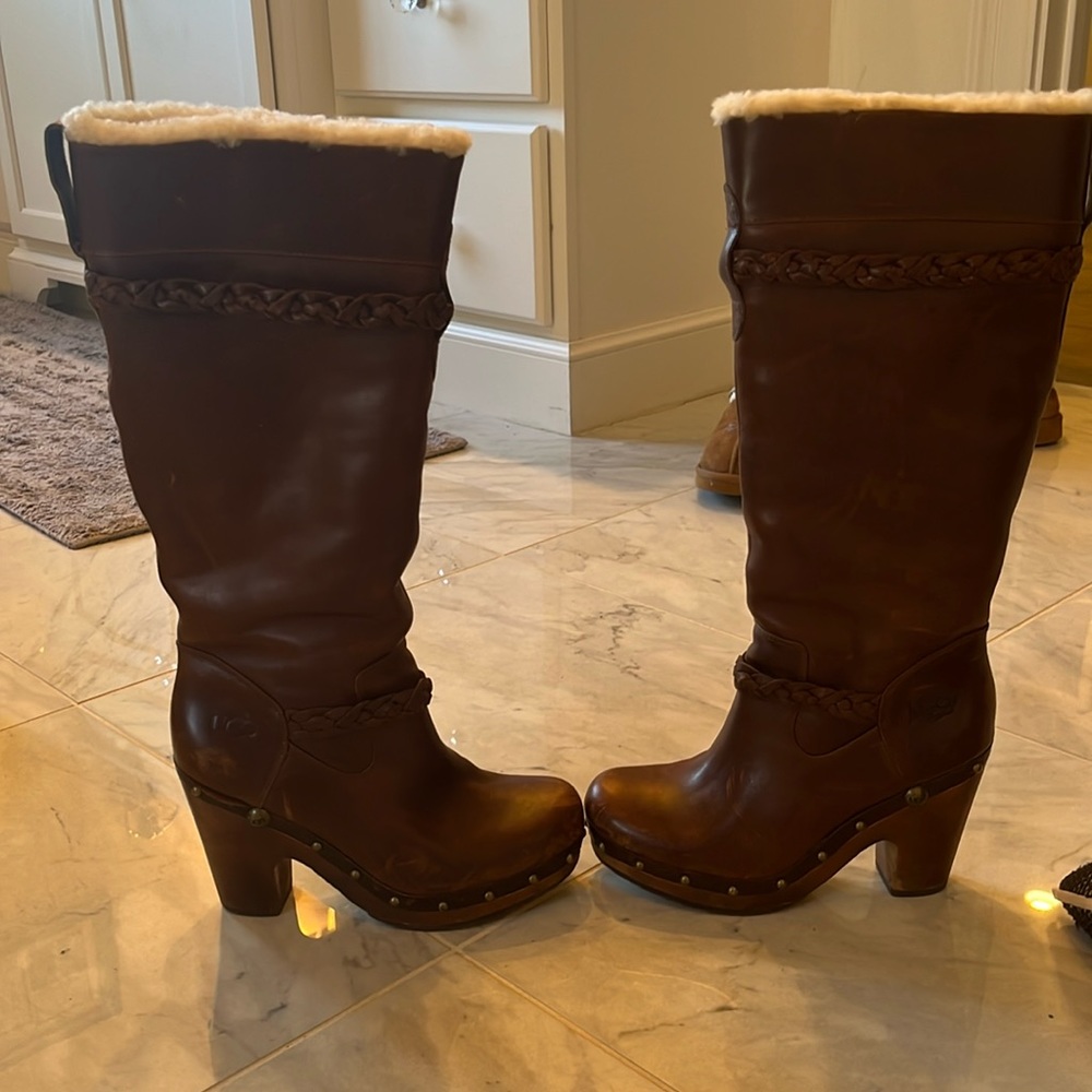 hard to find ugg boots WITH BOX
